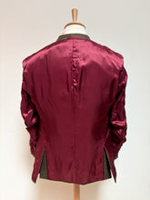 Charger l'image dans la galerie, British House X Robert Noble blazer à chevrons en laine vierge 50