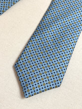 Load image into Gallery viewer, Cravats of London cravate bleue en soie à motif géométrique Made in England