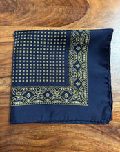 Charger l'image dans la galerie, Duo de pochettes vintage en soie Made in Italy