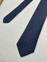 Načíst obrázek do prohlížeče Galerie, Trio de cravates vintage en soie à motif géométrique Pierre Balmain