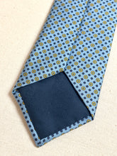 Load image into Gallery viewer, Cravats of London cravate bleue en soie à motif géométrique Made in England
