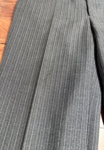 Načíst obrázek do prohlížeče Galerie, Třídílný vintage pruhovaný oblek Sportex by Dormeuil z čisté vlny, velikost M/48