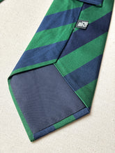 Lade das Bild in den Galerie-Viewer, Duo de cravates club vintage en soie Jacques Fath / Savile Row