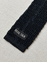 Charger l'image dans la galerie, Duo de cravates vintage en tricot de soie