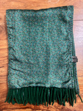 Lade das Bild in den Galerie-Viewer, Pierre Cardin écharpe paisley double face en laine et soie Made in Italy