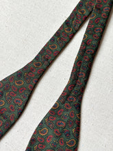Načíst obrázek do prohlížeče Galerie, Burberrys vintage paisley hedvábný motýlek, vyrobeno v Anglii