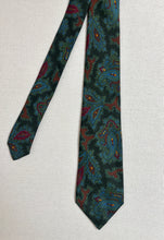 Load image into Gallery viewer, Drake's cravate verte en soie à motif paisley Made in England