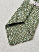 Charger l'image dans la galerie, The Scotch House cravate en laine vierge Made in Scotland