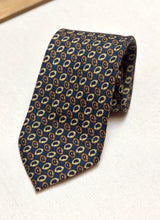 Charger l'image dans la galerie, Ricchetti X Drake's cravate bleue en soie à motif paisley Made in England