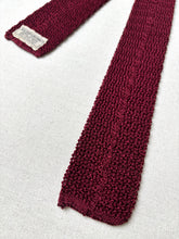 Načíst obrázek do prohlížeče Galerie, Holliday & Brown Ltd cravate rouge vintage en tricot de soie Made in England