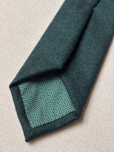 Charger l'image dans la galerie, TM Lewin by John Francomb cravate verte en laine Vitale Barberis Canonico