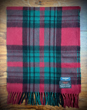Charger l'image dans la galerie, Breuer écharpe tartan à carreaux en laine d'agneau et angora Made in Scotland