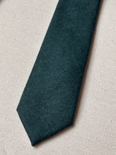 Charger l'image dans la galerie, TM Lewin by John Francomb cravate verte en laine Vitale Barberis Canonico