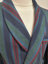 Charger l'image dans la galerie, Red Lyon robe de chambre à rayures vintage en pure laine 52