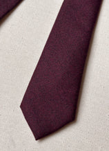 Charger l'image dans la galerie, TM Lewin by John Francomb cravate bordeaux lie de vin en laine Vitale Barberis Canonico