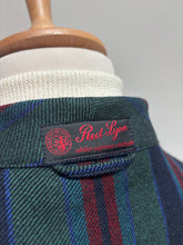 Charger l'image dans la galerie, Red Lyon robe de chambre à rayures vintage en pure laine 52