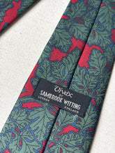 Cargar imagen en el visor de la galería, Vivax by Sambrook Witting cravate en soie Made in England