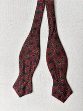 Načíst obrázek do prohlížeče Galerie, Burberrys vintage paisley hedvábný motýlek, vyrobeno v Anglii