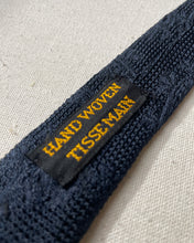 Charger l'image dans la galerie, Cravate paisley marine en grenadine de soie Made in France