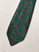 Lade das Bild in den Galerie-Viewer, Trio de cravates vintage all wool twill et soie Diony's / BWA Ltd Macclesfield England