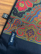 Charger l'image dans la galerie, Foulard vintage double face en laine et soie Made in Italy