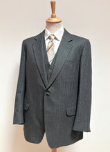 Načíst obrázek do prohlížeče Galerie, Třídílný vintage pruhovaný oblek Sportex by Dormeuil z čisté vlny, velikost M/48