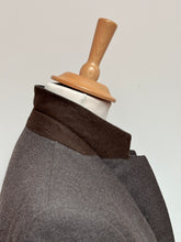 Charger l'image dans la galerie, Costume marron vintage trois pièces en pure laine vierge Made in France 48/M