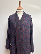 Charger l'image dans la galerie, Sambrook Witting robe de chambre paisley à col châle en pure laine Made in England