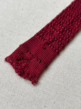 Carica l'immagine nel visualizzatore di Gallery, Cravate rouge vintage en tricot de soie