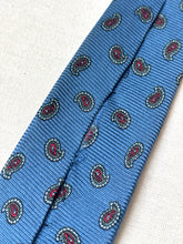 Charger l'image dans la galerie, Duo de cravates paisley vintage en soie Façonnable