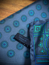 Load image into Gallery viewer, Franco Bassi pochette vintage en soie à motif géométrique Made in Italy