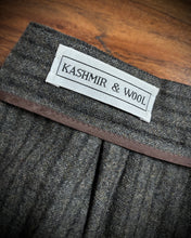 Charger l'image dans la galerie, Old England Paris pantalon rayé à pinces vintage en laine et cachemire Made in France