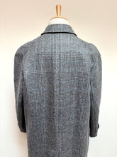 Charger l'image dans la galerie, Manteau vintage raglan Prince de Galles en pure laine vierge Made in France Taille 50/L