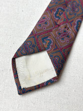 Lade das Bild in den Galerie-Viewer, Revillon cravate vintage en soie à motif géomérique Made in France