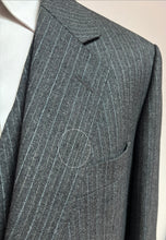 Načíst obrázek do prohlížeče Galerie, Třídílný vintage pruhovaný oblek Sportex by Dormeuil z čisté vlny, velikost M/48