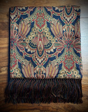 Cargar imagen en el visor de la galería, Vivax by Sambrook Witting écharpe vintage double face à motif floral en laine et soie Made in England