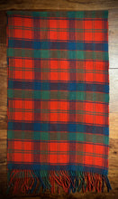 Charger l'image dans la galerie, Drake's grande écharpe à carreaux en laine et cachemire Made in Scotland
