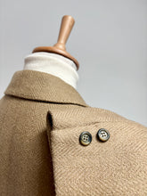 Charger l'image dans la galerie, Mavest Paris manteau beige croisé à chevrons en laine Made in France