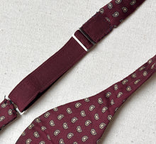Load image into Gallery viewer, Men Sport Paris noeud papillon paisley bordeaux en soie Made in France
