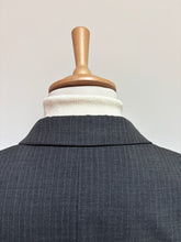 Carica l'immagine nel visualizzatore di Gallery, Abito doppiopetto blu navy Burberrys in lana vergine, taglia 54