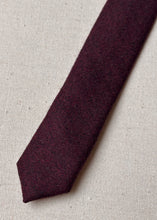 Charger l'image dans la galerie, TM Lewin by John Francomb cravate bordeaux lie de vin en laine Vitale Barberis Canonico