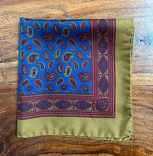 Charger l'image dans la galerie, Trio de pochettes vintage paisley en soie