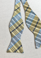Lade das Bild in den Galerie-Viewer, Brooks Brothers noeud papillon en soie à carreaux Made in USA
