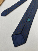 Načíst obrázek do prohlížeče Galerie, Trio de cravates vintage en soie à motif géométrique Pierre Balmain