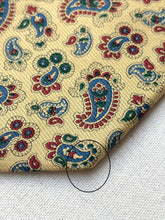 Načíst obrázek do prohlížeče Galerie, Breuer cravate jaune vintage paisley en soie Made in France