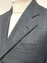 Lade das Bild in den Galerie-Viewer, Loro Piana blazer gris en laine et cachemire à carreaux Prince de Galles 48