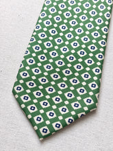 Charger l'image dans la galerie, Zanolini cravate verte en soie Made in France