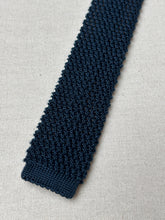 Afbeelding in Gallery-weergave laden, Harrison cravate marine vintage en tricot de soie Made in Italy