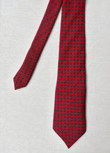 Lade das Bild in den Galerie-Viewer, Cravats of London cravate rouge en laine Made in England