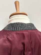 Charger l'image dans la galerie, Manteau vintage en pure laine vierge à carreaux XS